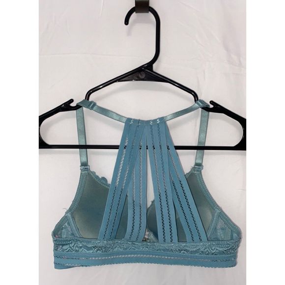 Beautiful Front Close Bra - Picture 4 of 10